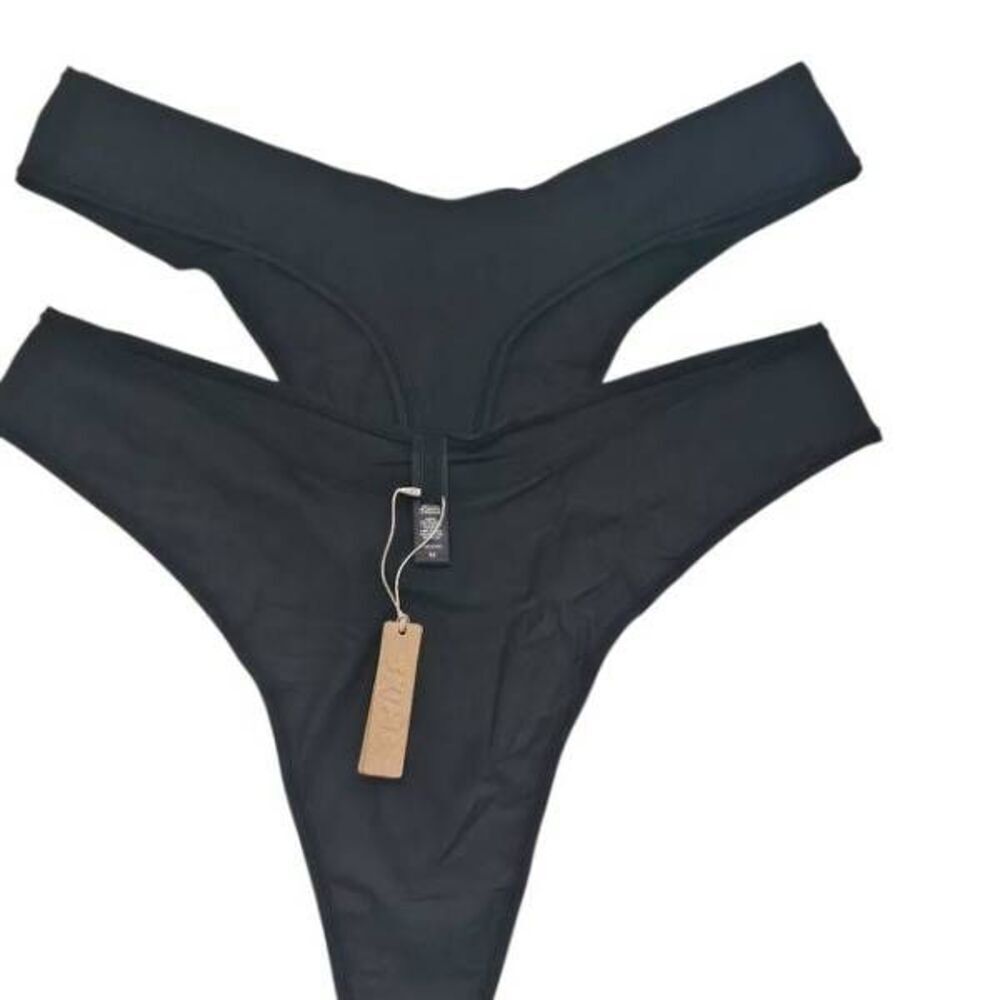 2 pair SKIMS V CUT PANTY NWT